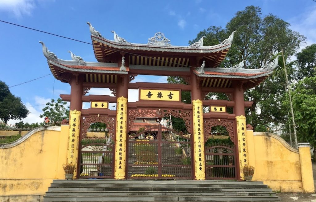 Phong thủy nhà ở đối diện chùa tốt hay xấu?